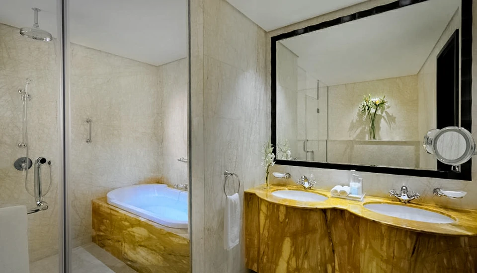 هتل کرون پلازا جمیرا دبی